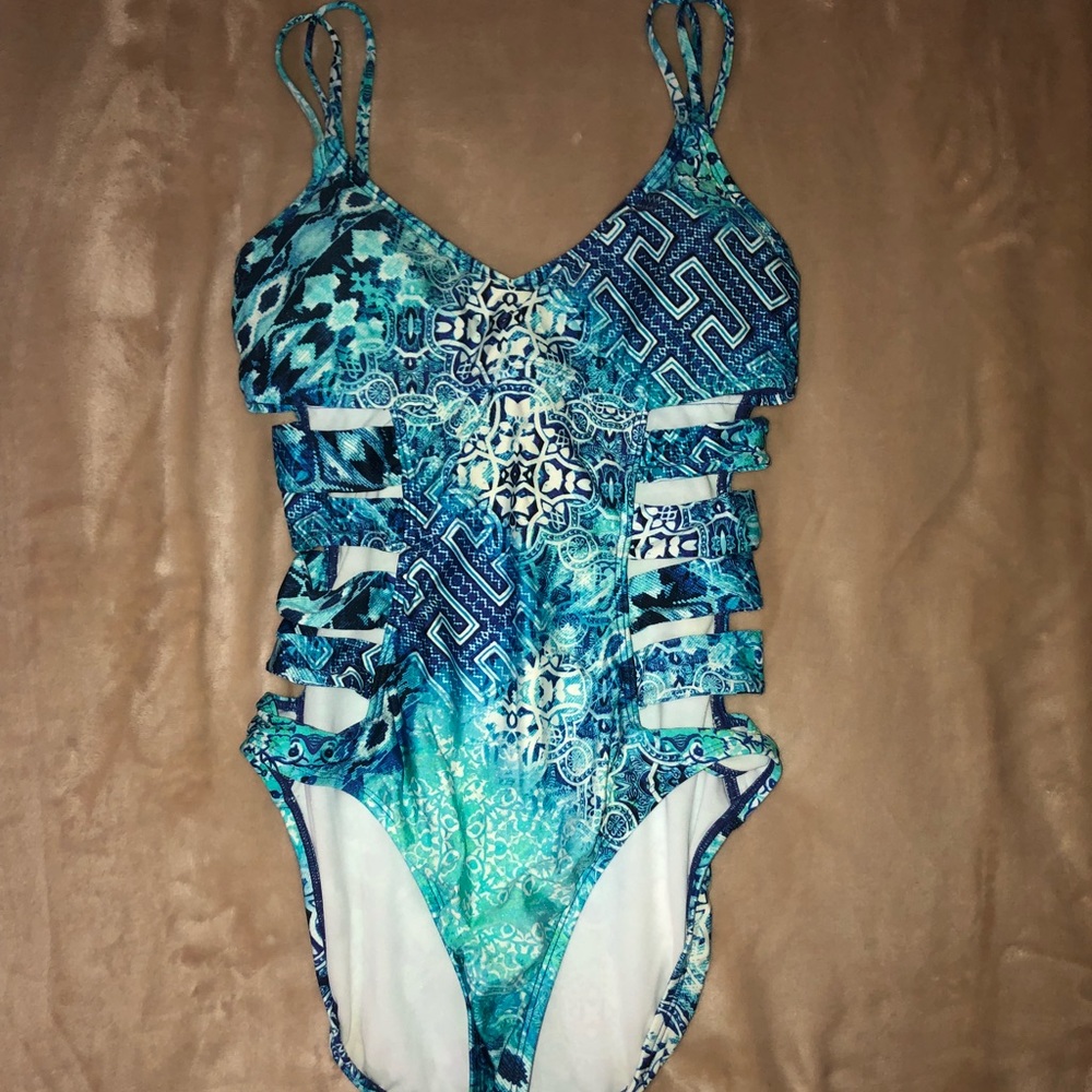 women’s one piece bathing suit